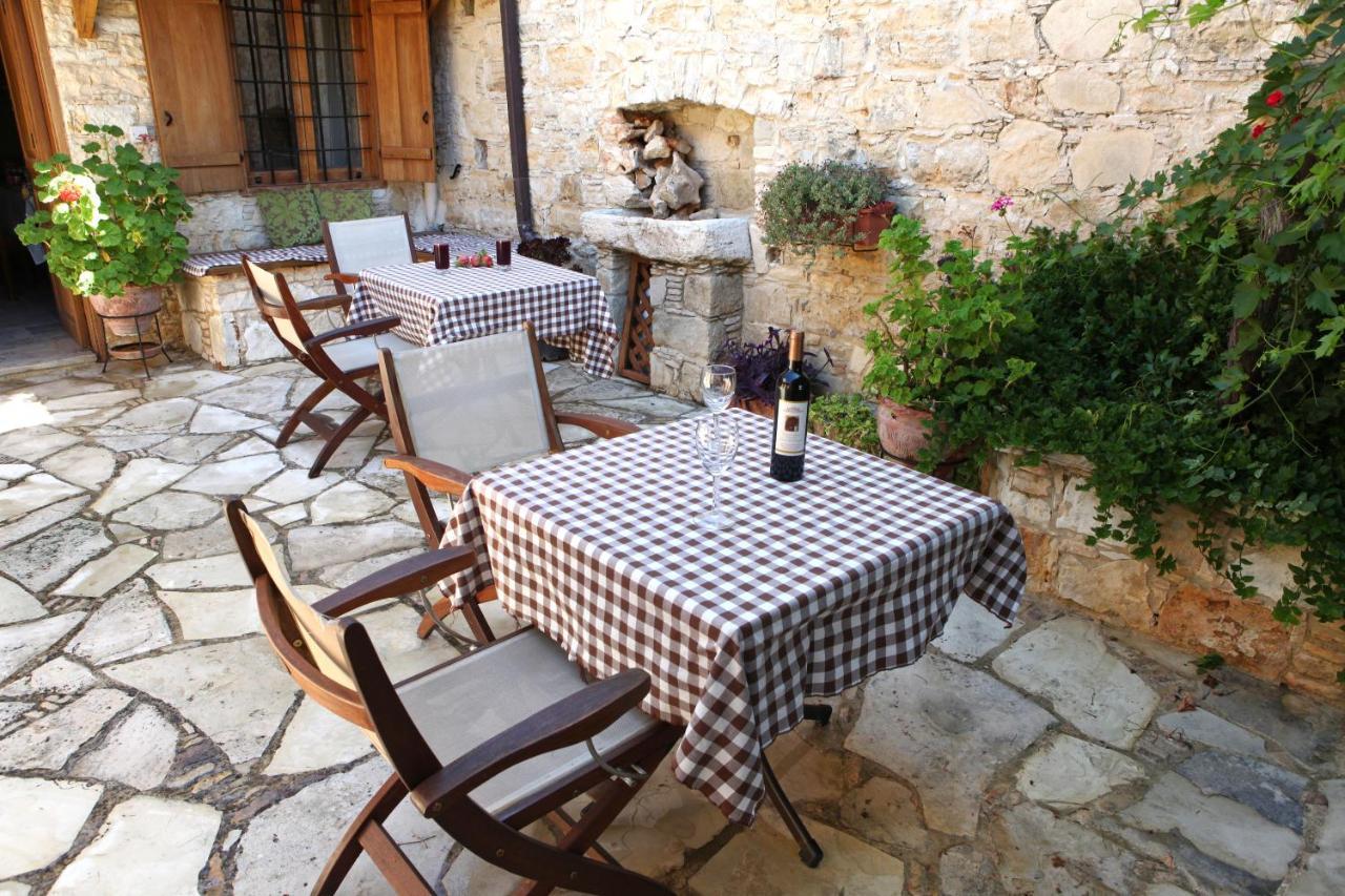 Agrovino Lofou Hotel Bagian luar foto