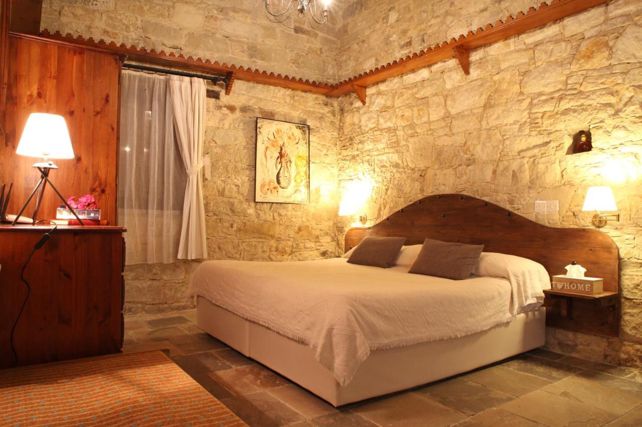 Agrovino Lofou Hotel Bagian luar foto
