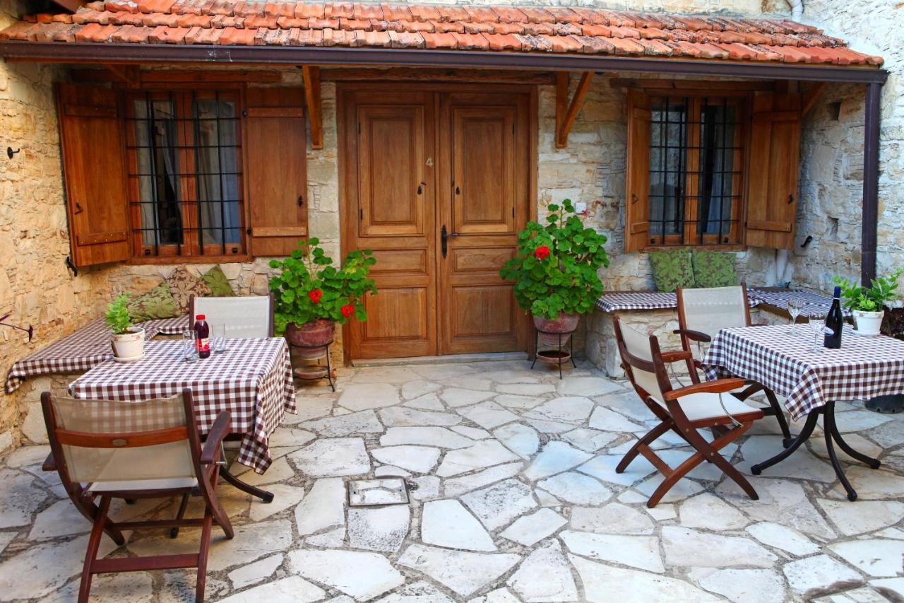 Agrovino Lofou Hotel Bagian luar foto